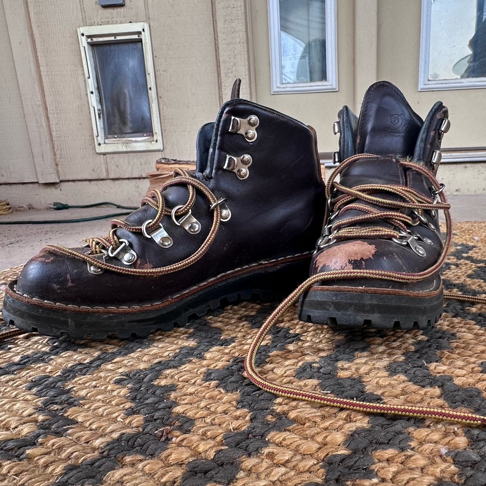 Well Loved Danner GORE-TEX Mountain Lites, Size 5.5
